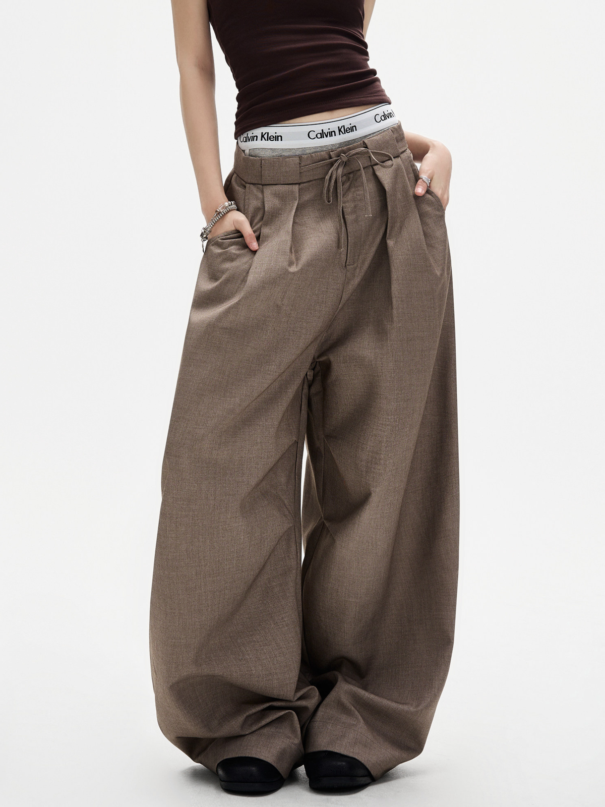 Ashshine – Plissierte weit geschnittene Stoffhose mit Kordelzug für Damen
