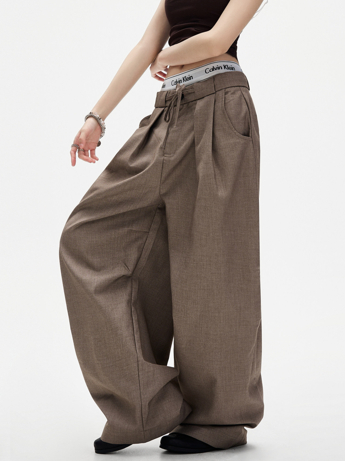 Ashshine – Plissierte weit geschnittene Stoffhose mit Kordelzug für Damen