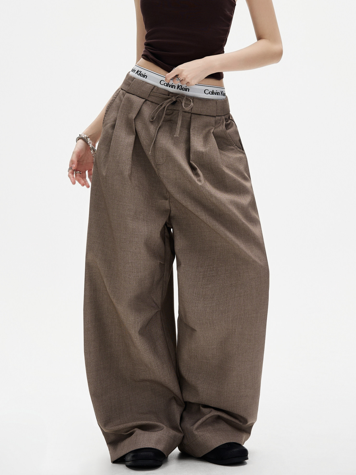 Ashshine – Plissierte weit geschnittene Stoffhose mit Kordelzug für Damen