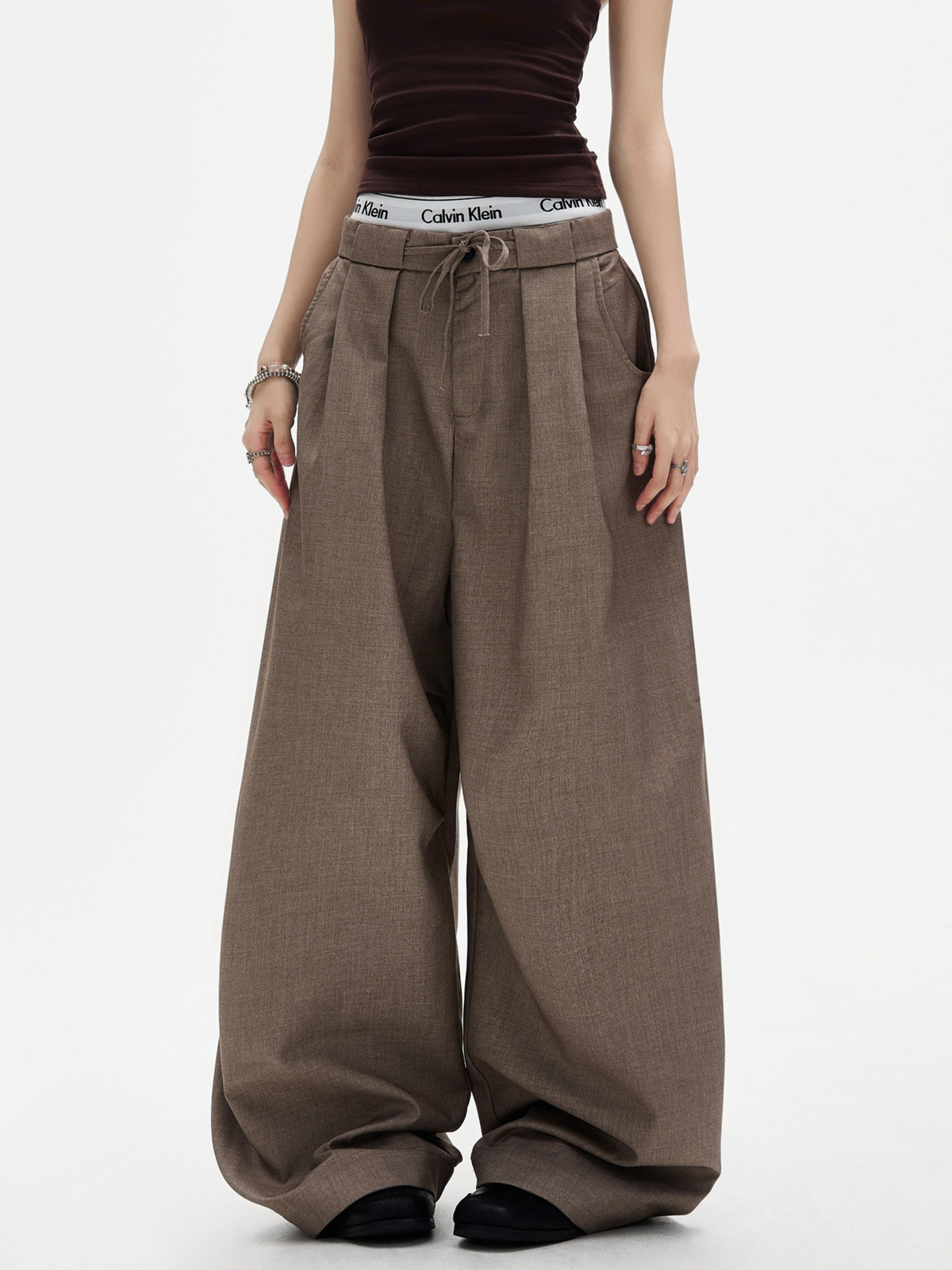Ashshine – Plissierte weit geschnittene Stoffhose mit Kordelzug für Damen