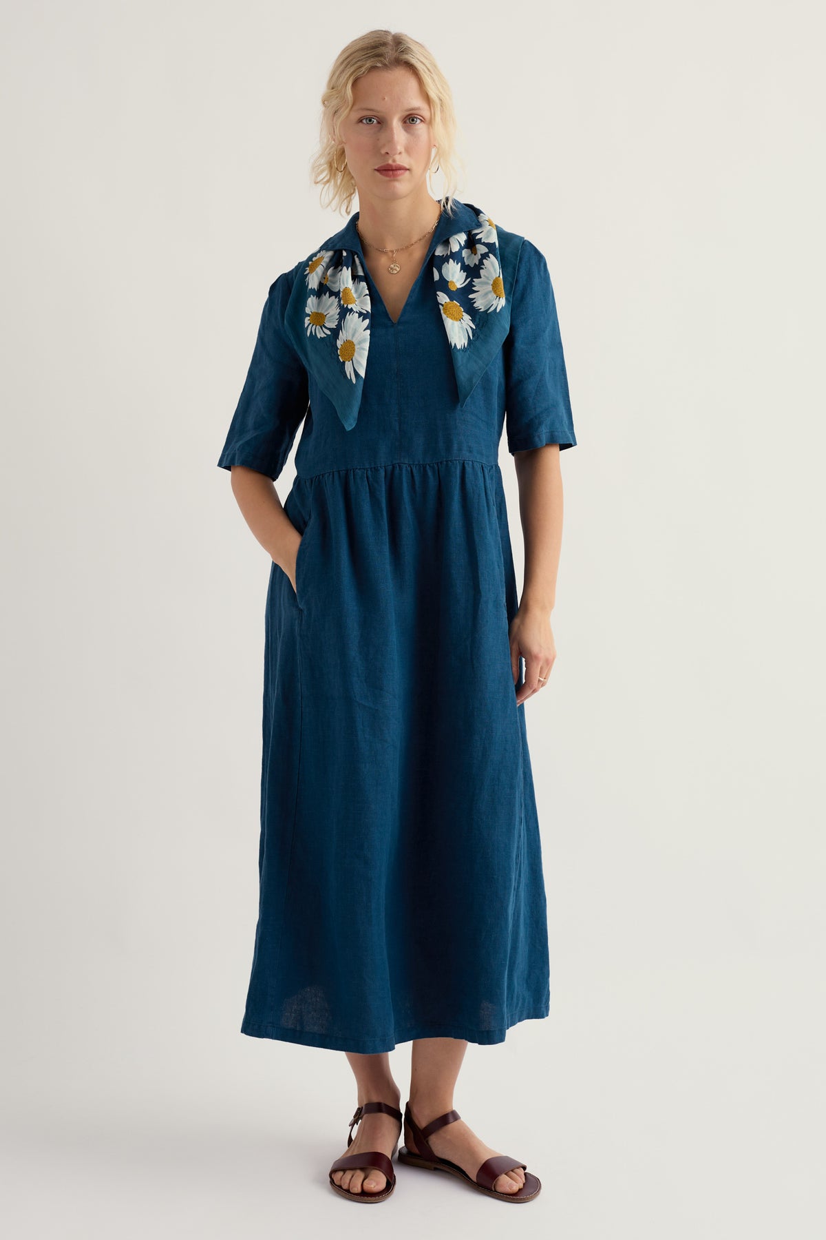 Fen Violet Leinen-Midikleid